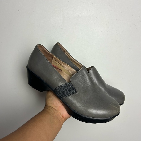 Dansko Women’s Mary Jane Clogs Size 39 Leather Minimalist Comfortable Natural - Picture 1 of 11